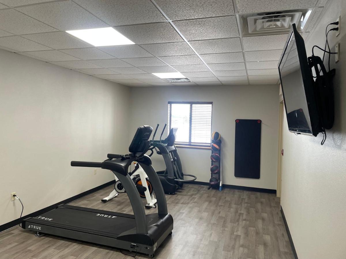 Hotel Clarion Pointe Tomah Esterno foto