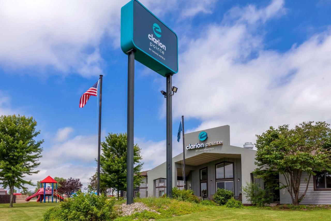 Hotel Clarion Pointe Tomah Esterno foto