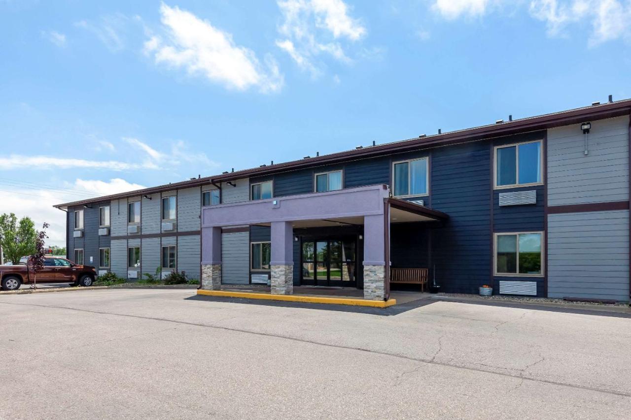 Hotel Clarion Pointe Tomah Esterno foto