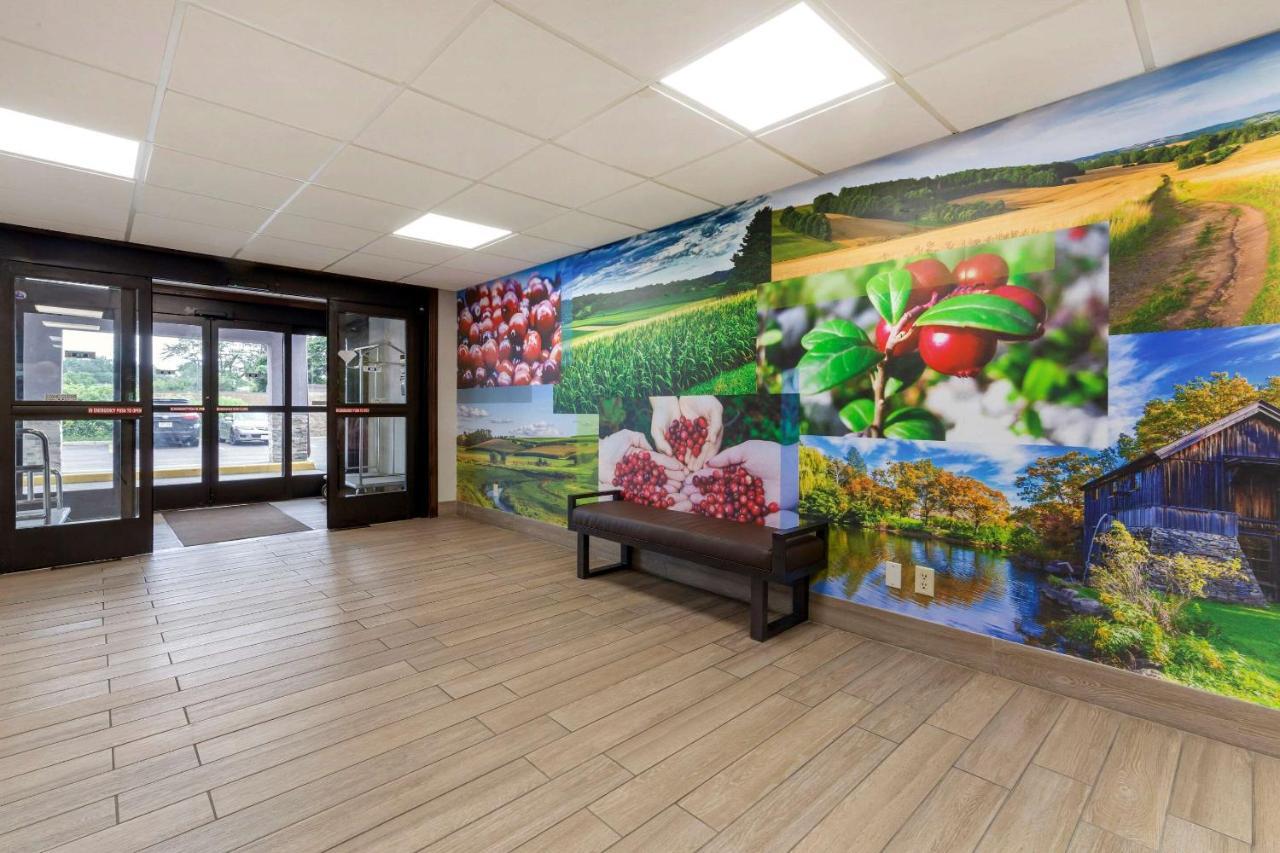 Hotel Clarion Pointe Tomah Esterno foto