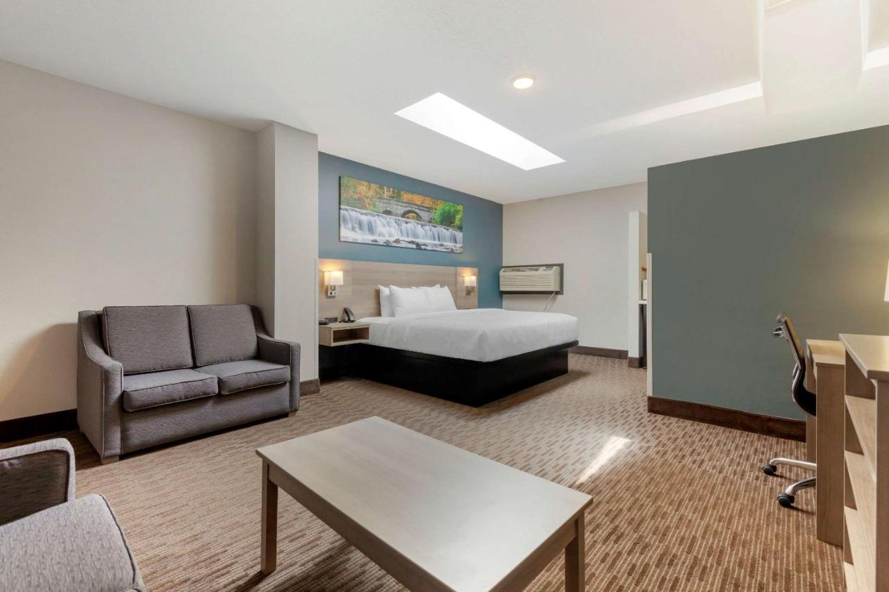 Hotel Clarion Pointe Tomah Esterno foto