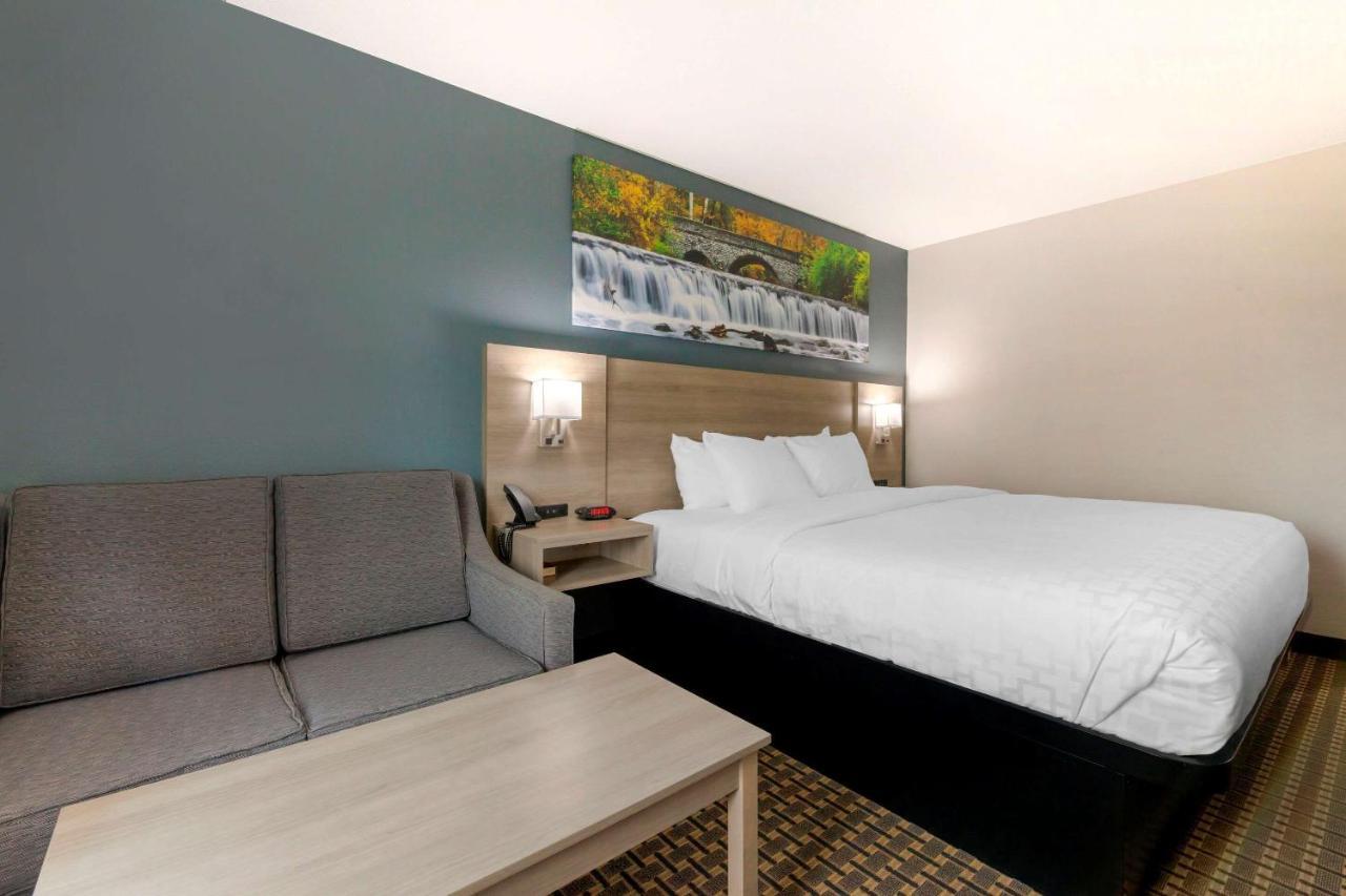 Hotel Clarion Pointe Tomah Esterno foto