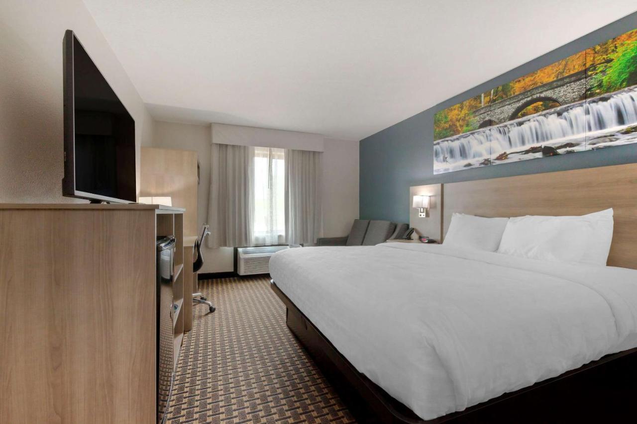 Hotel Clarion Pointe Tomah Esterno foto