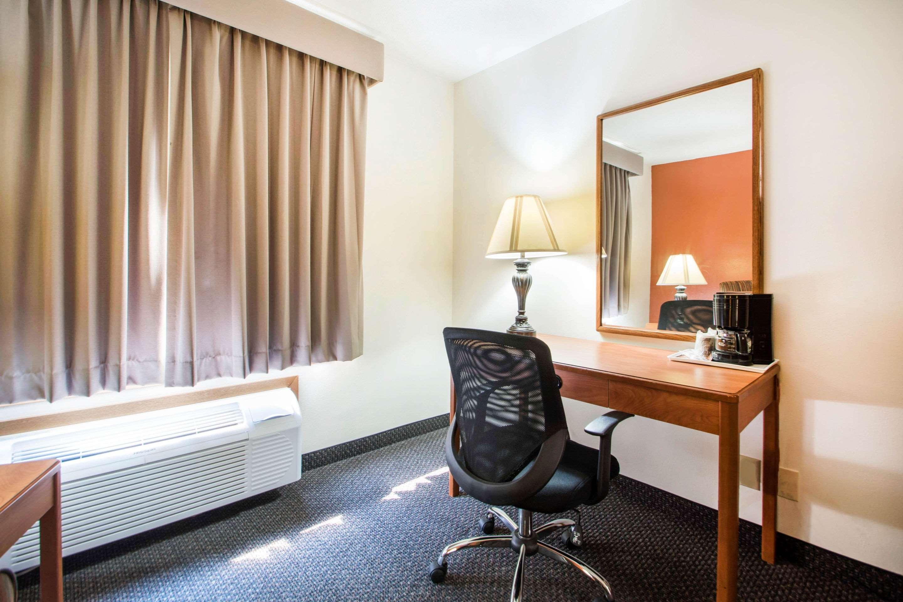 Hotel Clarion Pointe Tomah Esterno foto