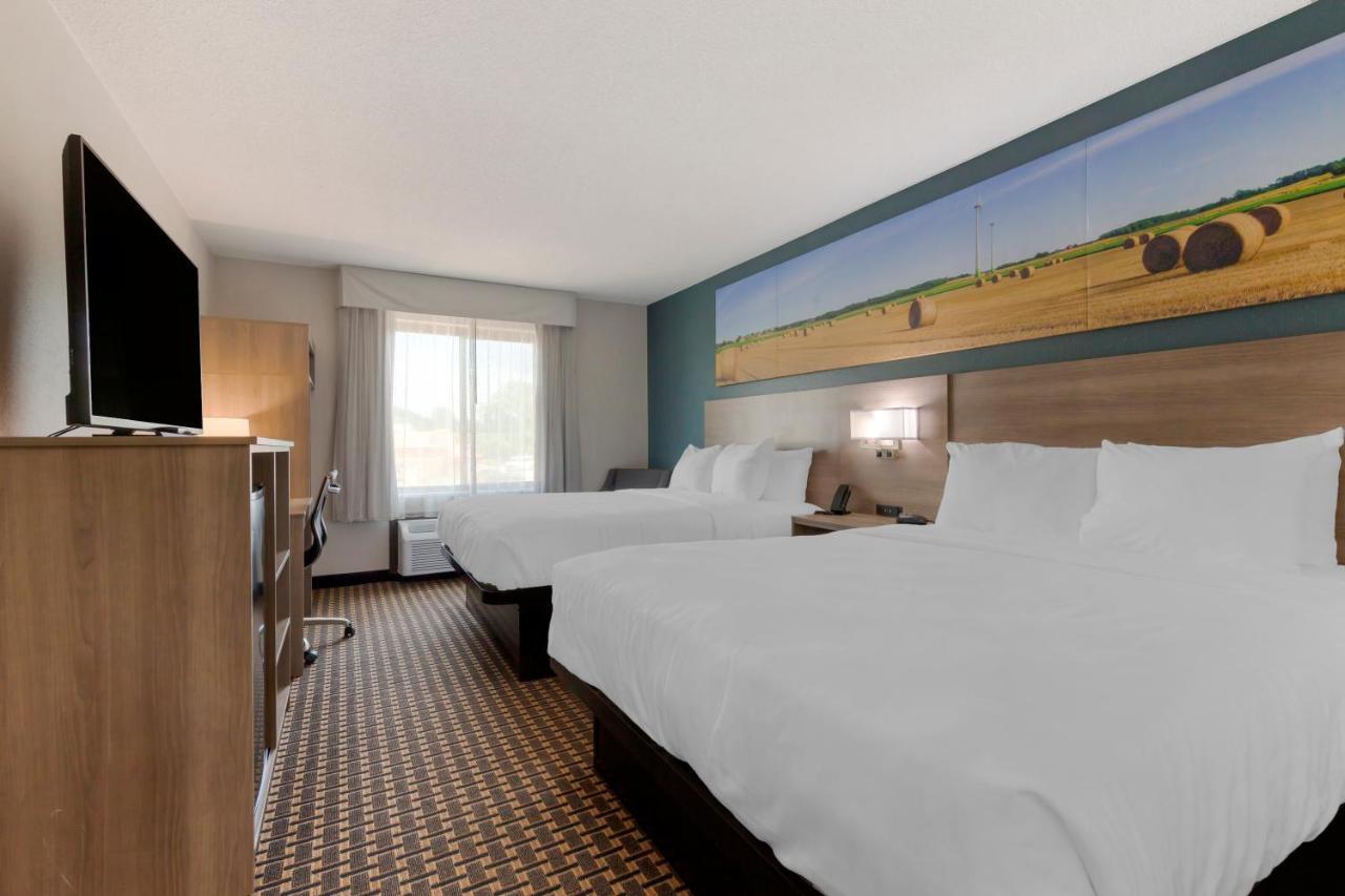 Hotel Clarion Pointe Tomah Esterno foto