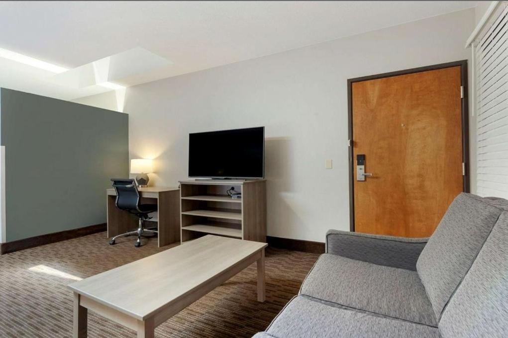 Hotel Clarion Pointe Tomah Esterno foto