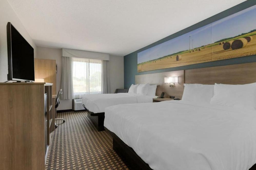 Hotel Clarion Pointe Tomah Esterno foto