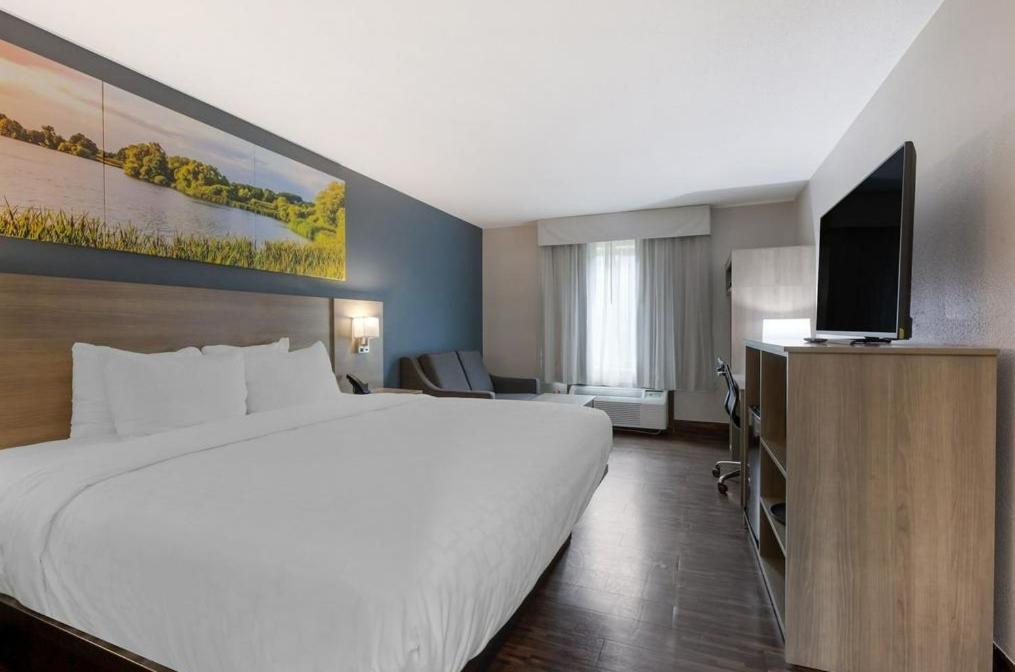 Hotel Clarion Pointe Tomah Esterno foto