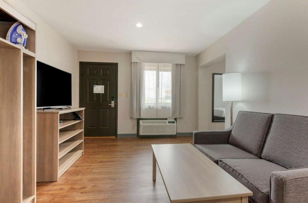 Hotel Clarion Pointe Tomah Esterno foto